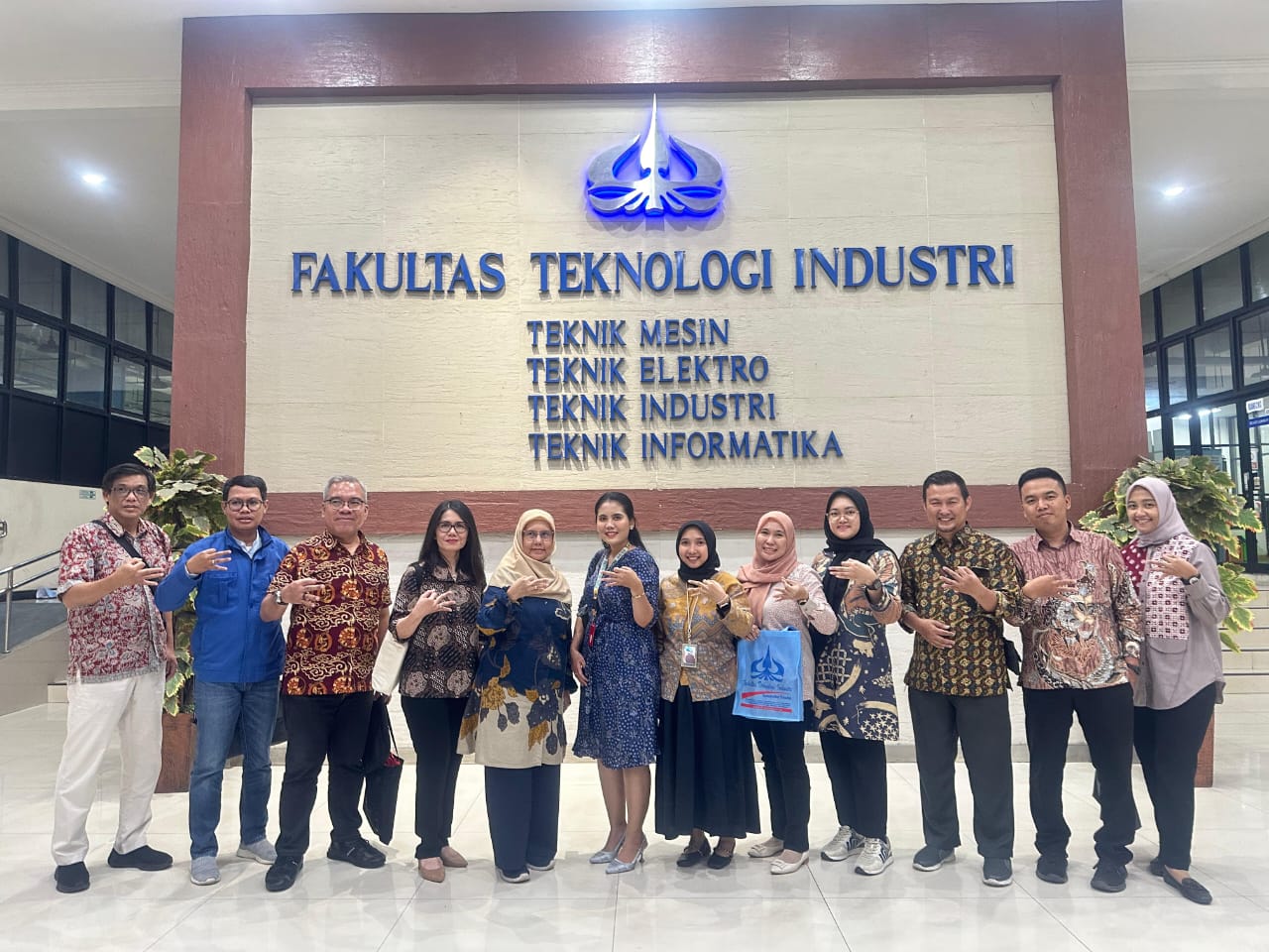 POLITEKNIK PGRI BANTEN LAKUKAN BENCHMARKING KE FAKULTAS TEKNOLOGI INDUSTRI UNIVERSITAS TRISAKTI